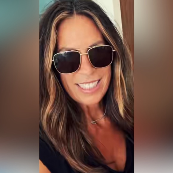 Meet your Posher, Kim - Picture 2 of 2